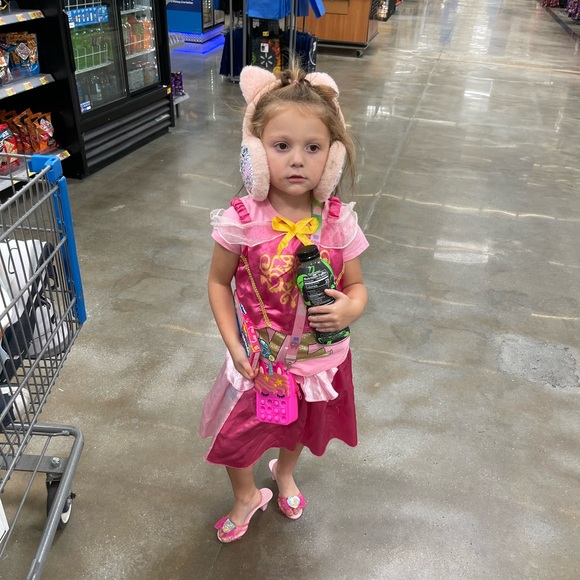 Meet your Posher, Lynne - Picture 12 of 16